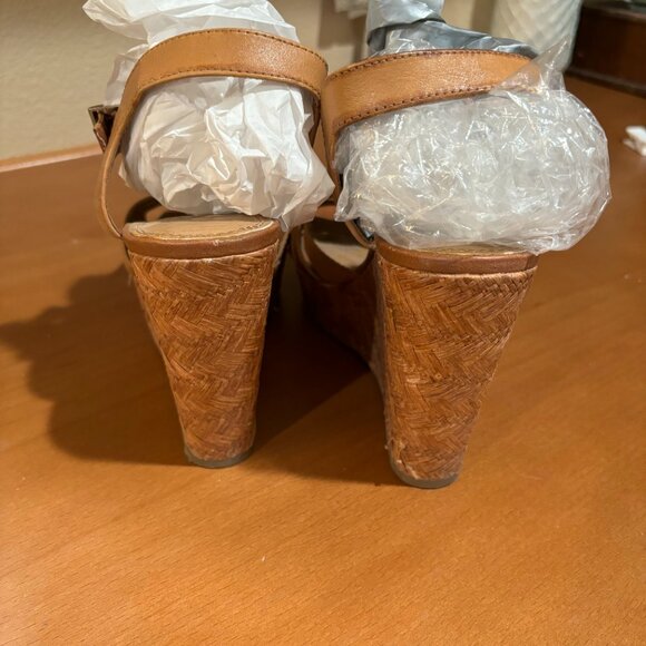 Brown ankle strap, strappy toe straw wedge sandal - Picture 4 of 6